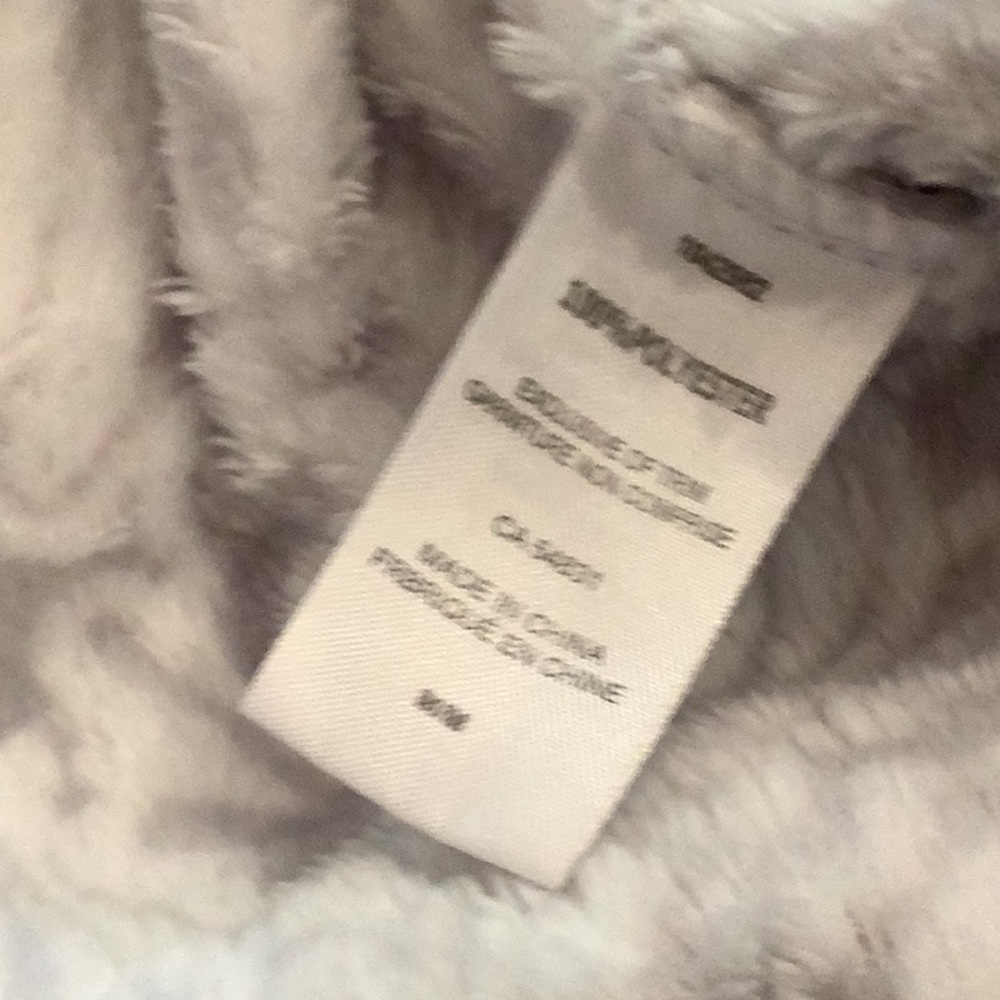 daniel Buchner robe - Picture 5 of 6